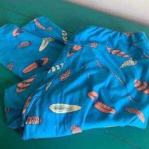 Blue feathered  LuLaRoe leggings